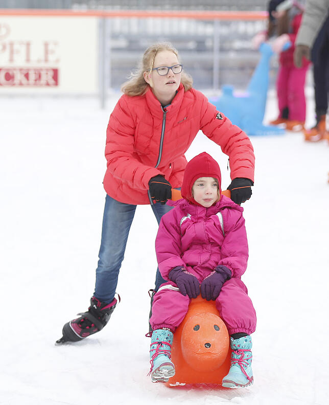 Bild 30: Bilder vom SÜDKURIER-Aktionstag auf der Blumberger Eisbahn