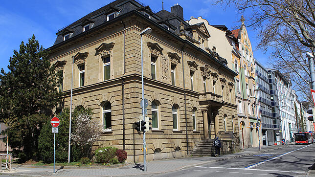 Gebäude der ehemaligen Landeszentralbank in Konstanz steht seit langem leer. Laut Pressemitteilung eines Fitness-Studios soll ab 2024 in ...