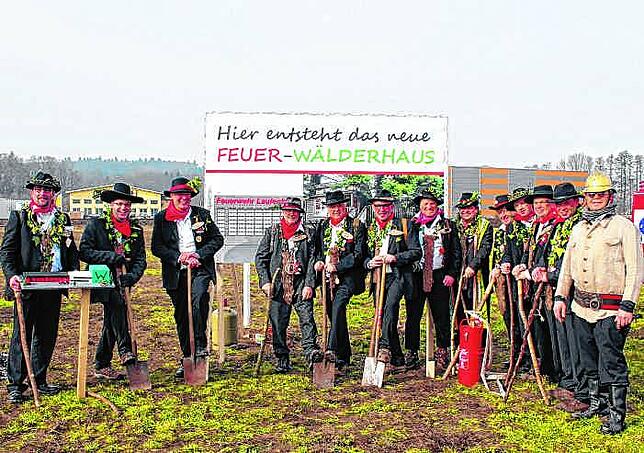 2016 wird am Vierten Faißen der erste Schuufelstich fürs neue Feuerwälderhauses gefeiert.