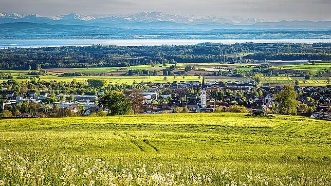 Markdorf und der Bodensee im Frühling: Ausblicke wie diese will die Tourismusgemeinschaft bundesweit bekannter machen, mit einer ...