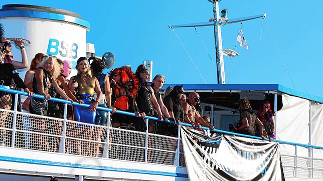 Sonne pur und kein Stück Schatten: Auf dem Torture Ship kommen die Gäste ordentlich ins Schwitzen – und das nicht nur wegen der hohen ...