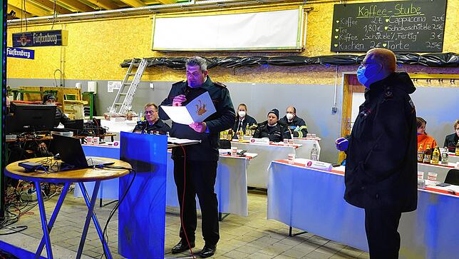 Andreas Zeller (links) ist der neue Kreisjugendwart des Kreisfeuerwehrverbandes Konstanz. Gewählt wurde er bei der ...