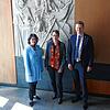 Im Treppenhaus des Rathauses Radolfzell (von links): Bürgermeisterin Monika Laule, Fachbereichsleiterin Brigitte Reichmann und ...