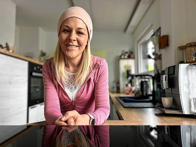 Nina Brugger im Mai 2025. Im November hat die Schwenninger Leukämiepatientin eine Stammzellspende ihres Bruders Marc erhalten.