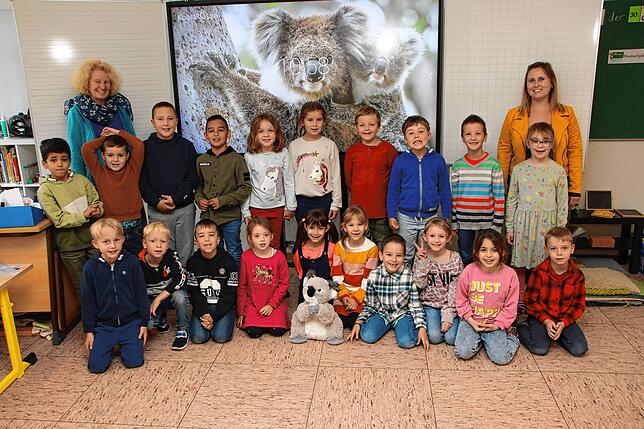 20 Kinder besuchen die Klasse 1b der Goetheschule in Rheinfelden. Klassenlehrerin ist Lisa Höfler.