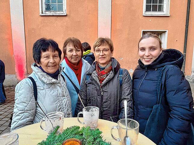 Bild 2: Freitag im weihnachtlichen Marstall: Freude, Geselligkeit und Weihnachtsflair