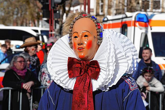 Bild 12: Villinger Fasnet-Umzug: Narren feiern bei strahlendem Sonnenschein – Die besten Bilder!