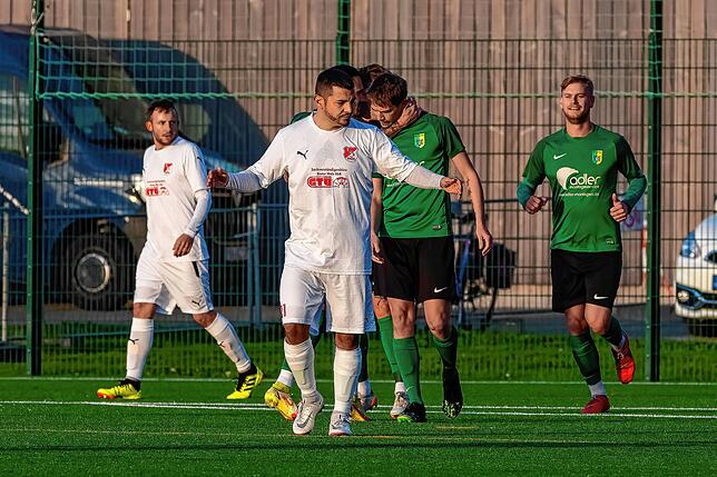 Bild 26: TuS Binzen gewinnt glücklich mit 3:2 gegen den SV Herten &ndash; und wir haben Bilder!