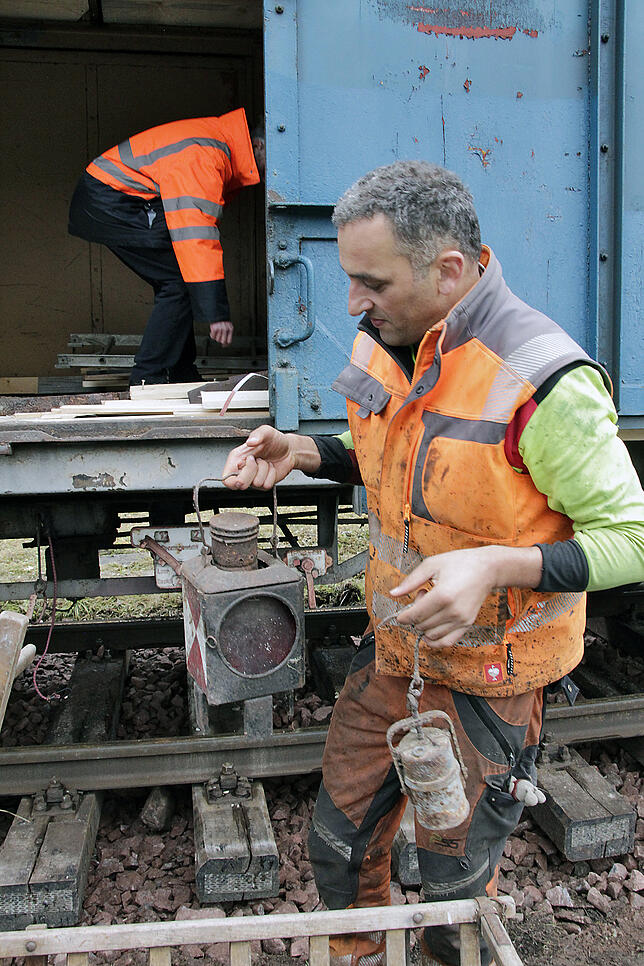 Bild 3: Bilder vom Waggon-Transport von Villingen nach Lenzkirch-Gutachbrücke
