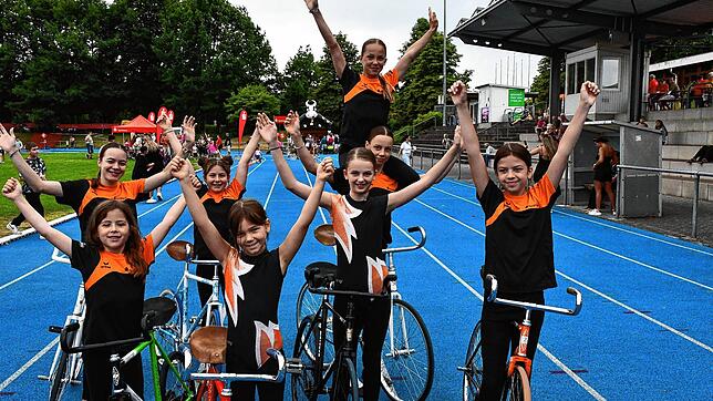 Auch mit dem Rad ging es sportlich zu beim 32. Spielfest des TV Rheinfelden und der Sparkasse Lörrach-Rheinfelden im Europastadion ...