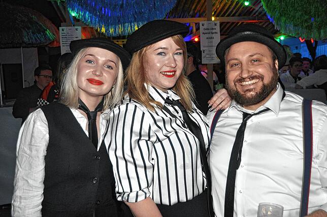 Bild 10: Hugeloh Ball 2025: Diese Bilder zeigen die beste Stimmung in der Mehrzweckhalle
