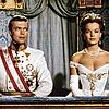 Romy Schneider (rechts, mit Karlheinz Böhm) in ihrer bekanntesten Rolle als Kaiserin Sisi. Die Schauspielerin hatte Verwandtschaft in ...