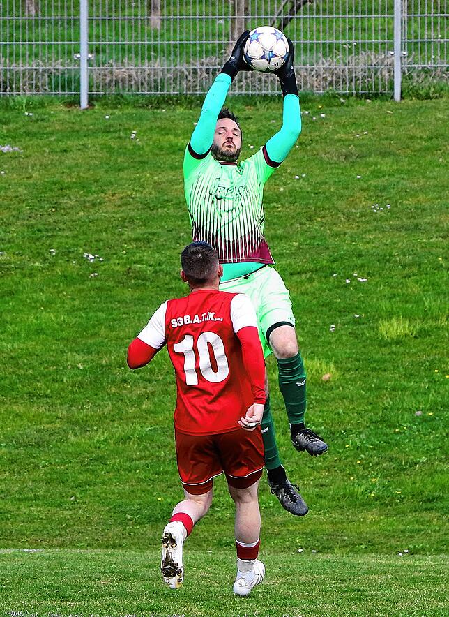 Bild 24: SV Deggenhausertal gewinnt Kellerderby gegen SG BAT mit 1:0. Wir waren mit der Kamera dabei!
