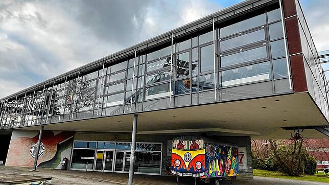 Überlingen bekommt ein neues Gymnasium. Der ursprünglich als &bdquo;Musentrakt&ldquo; bezeichnete Anbau, der vor Jahren noch ein ...