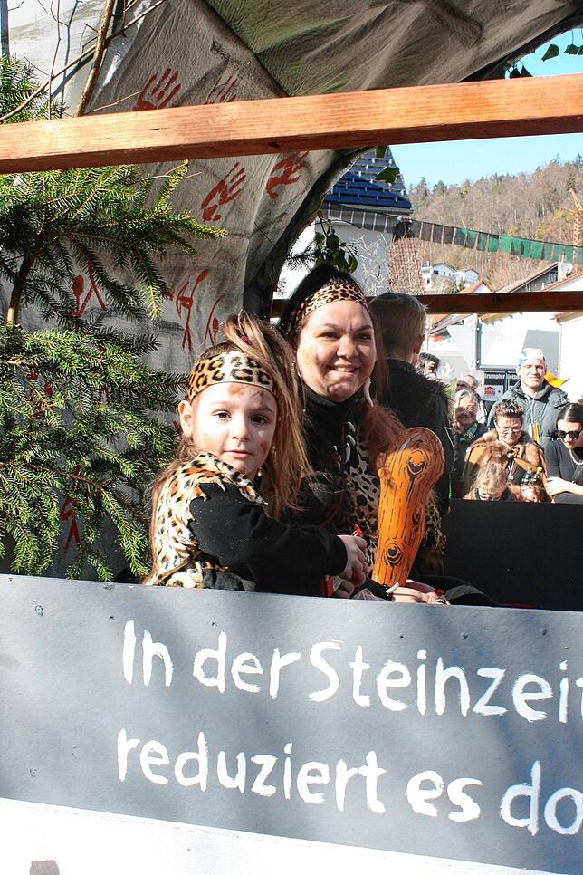 Bild 4: Gute Laune beim Fastnachtsumzug 2025