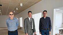 Ortstermin in der Großbaustelle (von links): Stadtbaumeister Christian Unkel, Oberbürgermeister Erik Pauly und Peter Brieskorn vom ...