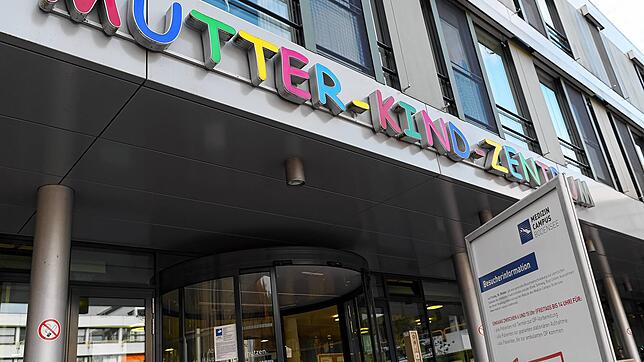Das Foyer des Mutter-Kind-Zentrums dient derzeit als Corona-Schnelltestzentrum.