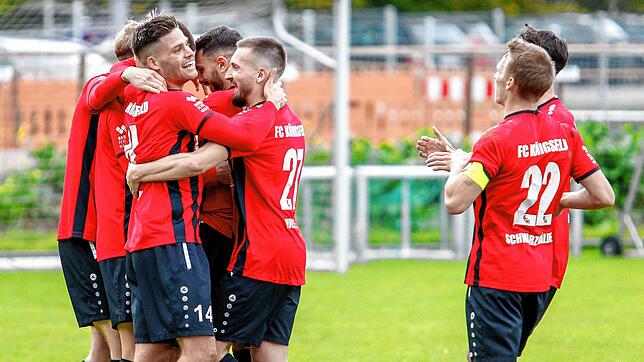 Groß ist der Torjubel des FC Königsfeld nach dem 1:0-Sieg über den SC Gottmadingen-Bietingen.