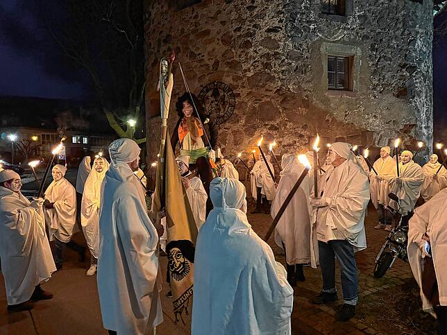 Bild 3: Unglaubliche Bilder: Der Böög geht in Bad Säckingen in Flammen auf!