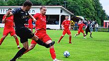Bild : FC Pfaffenweiler feiert nach 2:1-Erfolg Relegationsplatz. Wir waren mit der Kamera dabei.