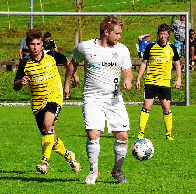 Bild 18: SV Eichsel muss gegen den FC Huttingen mit einem 1:1 zufrieden sein &ndash; und wir haben die Bilder!