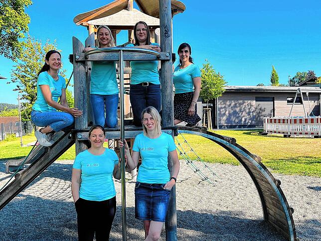 Die Mitglieder des Gesamtelternbeirats der Kitas in Stockach. Hintere Reihe von links: Eva Haas, Ramona Stocker, Sabine Hermann und ...