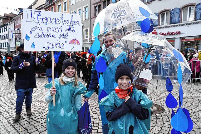 Bild 1: Schmutziger Donnerstag in Donaueschingen: Kinderumzug zieht alle Blicke an – Die Bilder!