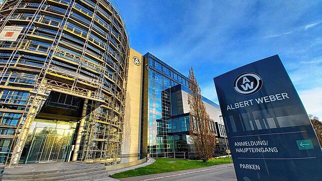 Der Hauptsitz der Albert Weber GmbH in Markdorf. Der Automotive-Zulieferer will nun in großem Stil in die Brennstoffzellentechnik ...