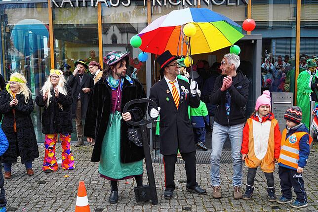 Bild 11: So bunt war der Rathaussturm in Frickingen