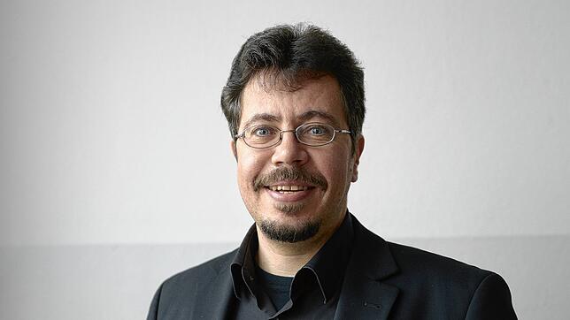 Bernd Ladwig ist Professor für Politische Theorie und Philosophie am Otto-Suhr-Institut der Freien Universität Berlin.