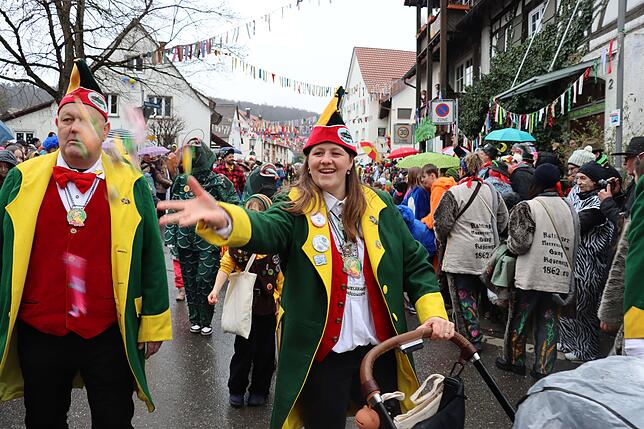 Bild 5: Seenarrentreffen Möggingen: Tausende feiern trotz Regen beim Festumzug!