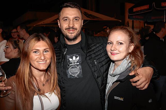 Bild 29: Wollmatinger Dorffest 2025: Wilde Engel bringen Stimmung und Partyfeeling pur