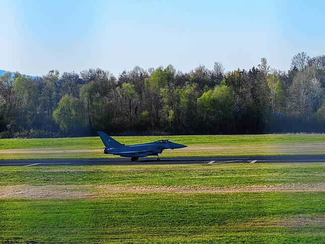 Bild 7: Landung eines Eurofighters am Bodensee Airport: Ein überraschendes Ereignis für alle - Hier die Bilder!