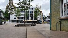Mittwochnachmittag und menschenleer: Nach einer umfassenden Sanierung liegt der Schwenninger Marktplatz um 15.30 Uhr wie ausgestorben da.