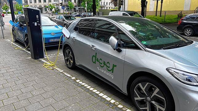 Singen bekommt sechs neue Schnellladestationen für E-Autos in der Innenstadt. Unser Bild zeigt die Ladestation für Autos eines ...