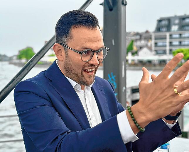 Mit welchen Visionen für Friedrichshafen geht er ins Rennen? Das erläutert er am Freitagvormittag.