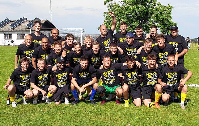 Bild 38: Der SV Denkingen ist Meister und steigt in die Landesliga auf. Wir waren mit der Kamera dabei!