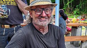 Sichtlich gezeichnet stand Köhler Norbert Geiselhart allen Interessierten gerne Rede und Antwort. Gegenüber der DGS zeigt er sich voll ...