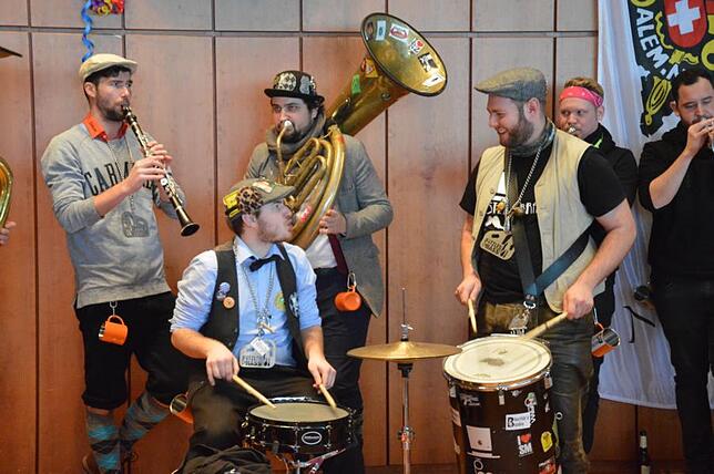 Bild 33: Bilder vom Narrensprung beim Ringtreffen des Alemannischen Narrenrings (Teil 1)