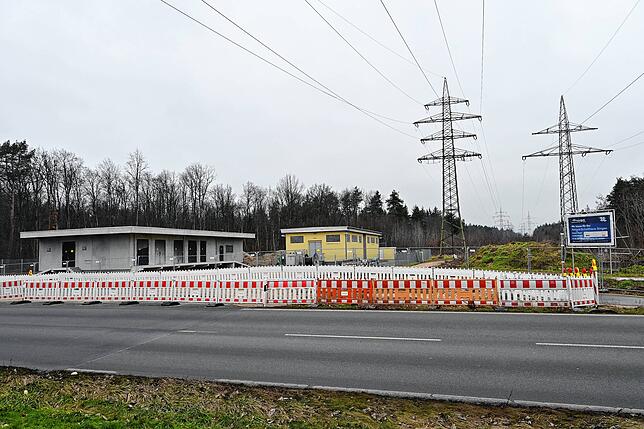 Das neue Schalthaus für Singen. Es soll die Stadt nicht nur für den höheren Energieverbrauch absichern, sondern bietet zahlreiche ...