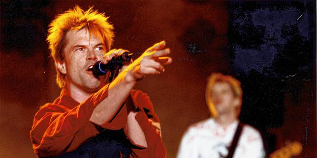 Die Toten Hosen bei ihrem zweiten Auftritt bei Rock am See im Jahr 1998.