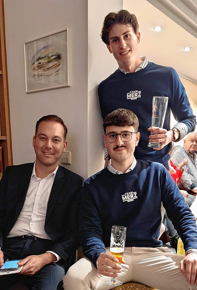 Die Freude überwiegt, aber die Stimmung bei der Wahlparty der CDU im Gasthaus Feldeck in Lauchringen ist noch verhalten. Felix Schreiner ...