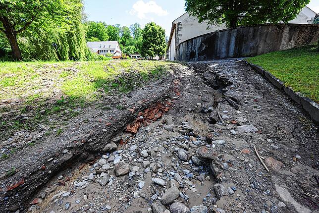 Bild 11: Unwetterfolgen im Öhninger Ortsteil Schienen