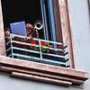 Italien verbreitet die Botschaft: Alles wird gut, trotz Coronavirus. Menschen singen auf ihren Balkonen. Ein solches Konzert soll es am ...