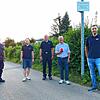 Nahmen die Warnanlage in Betrieb (v.l.) Alexander Zimmermann, Michel Schwarzentruber und Hansjörg Schöneich von der Feuerwehr, Harry ...