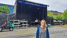 In diesem Jahr findet das Hohentwielfestival auf dem Rathausplatz statt. Der Aufbau ist dadurch deutlich einfacherer, wie ...
