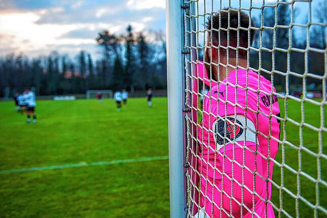 Im Fokus: Wie sein Gegenüber Moritz Silbereis im Kasten des FC Weizen stand auch Torwart Moritz Pfeifer vom FC 08 Bad Säckingen beim ...