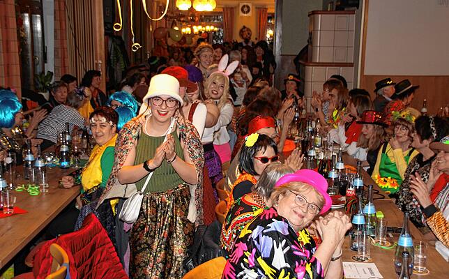 Der „Frieden“ verfügt über einen großen Saal. Dieser wird nicht nur für Familienfeiern, sondern auch in der Fasnet genutzt, ...