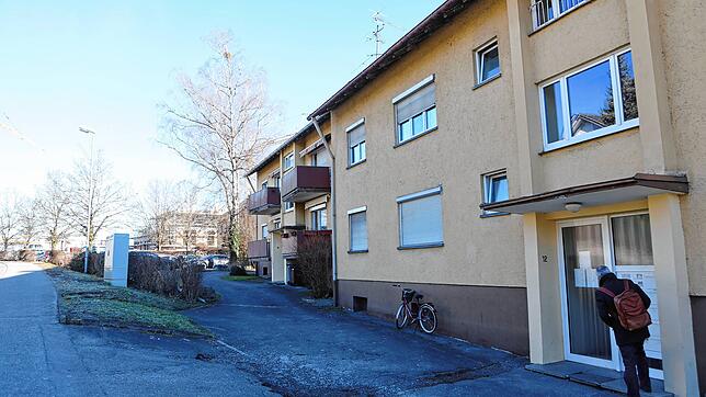 Sehen verlassen aus und sind es größtenteils auch: Die Wohnblöcke 12 bis 18 an der Kaltbrunner Straße in Allensbach.
