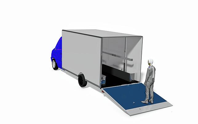 Die hydraulische Rampe ist eine eigene Konstruktion der neuen Firma Branchenbus.